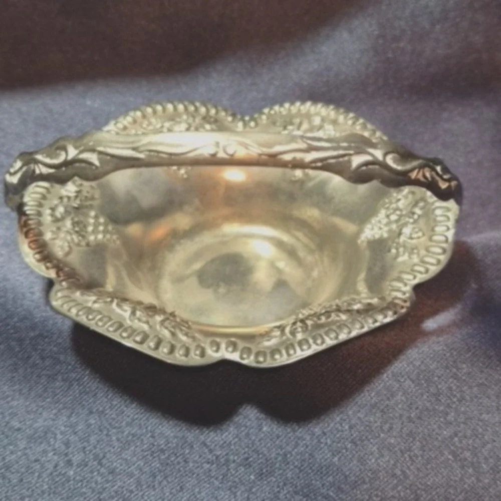 Mini Silver Plate Flower Shape Grape Design Basket